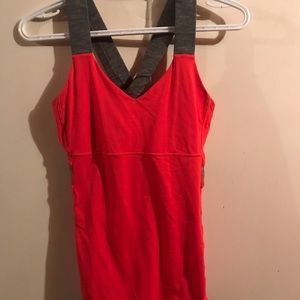 Lululemon top Never worn size 8